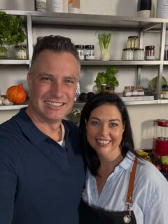 Ek het Vrydag die lekkerste dag gehad op stel met @danievdm en @abriebeeslaar ….. ek kan nie wag om die nuwe reeks van die @diewynmeester te sien nie.
@kyknettv
@viatv
#tvseries #realitytv